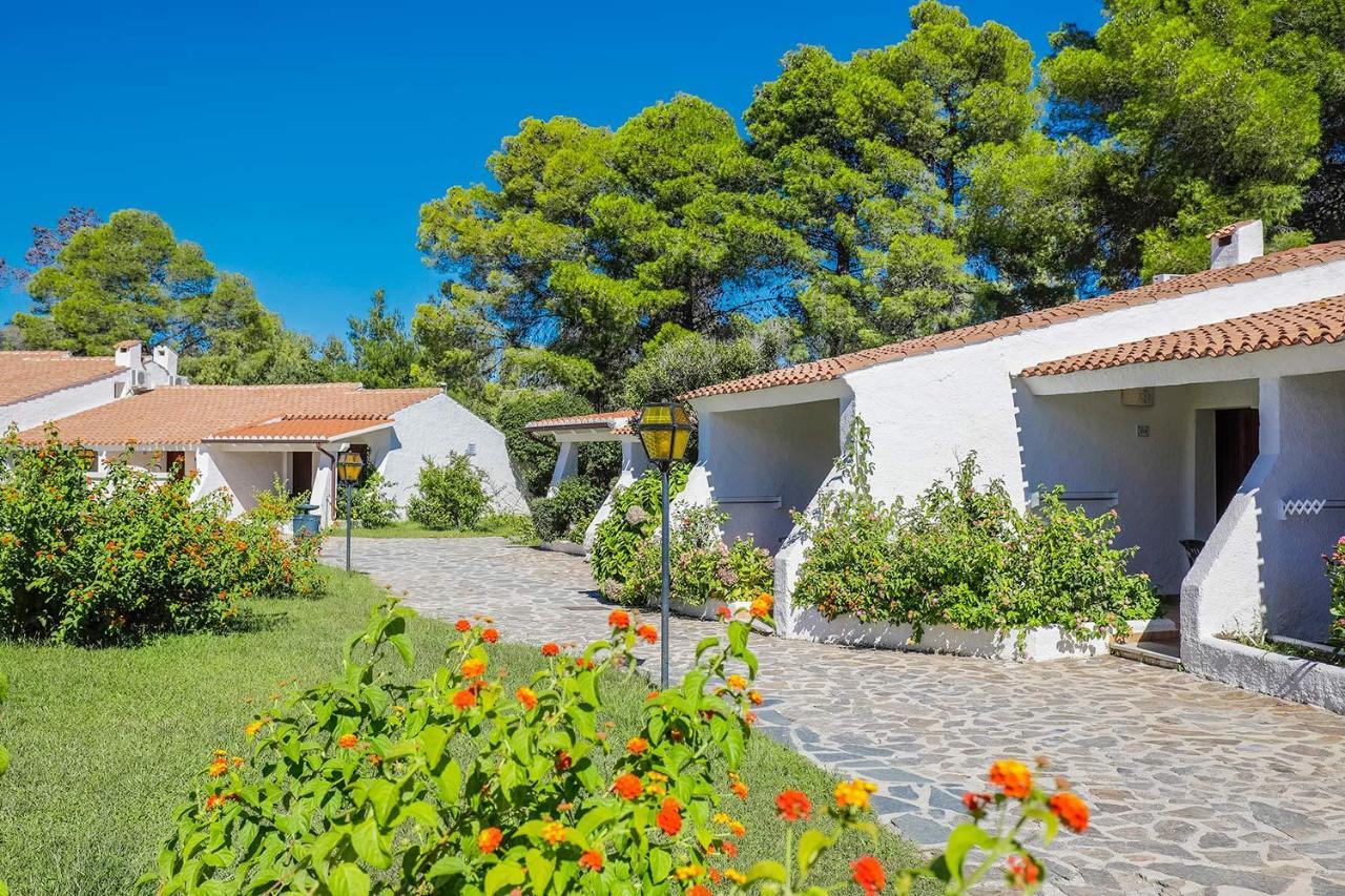 Villaggio Li Cucutti Agrustos Bagian luar foto